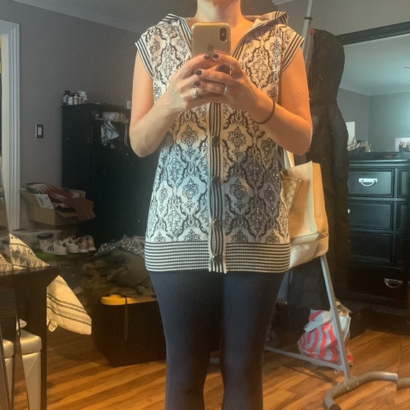 MISS ME Embellished Sweater Vest - Picture 6 of 6